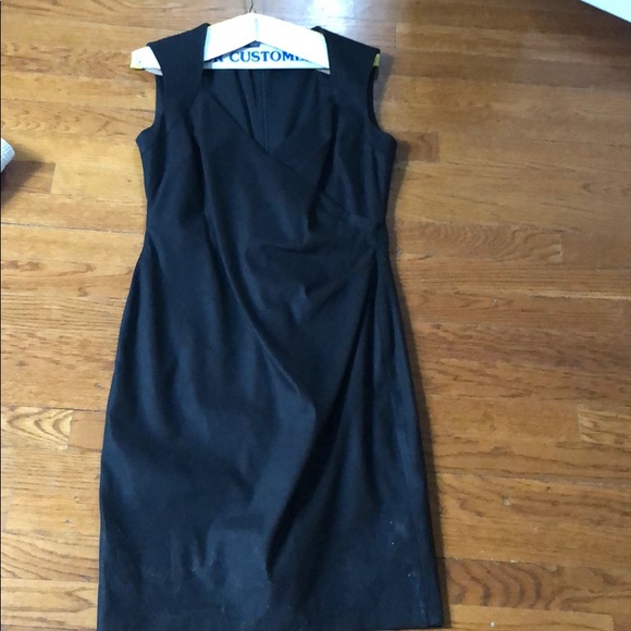 Sleeveless designer dress - Picture 2 of 3